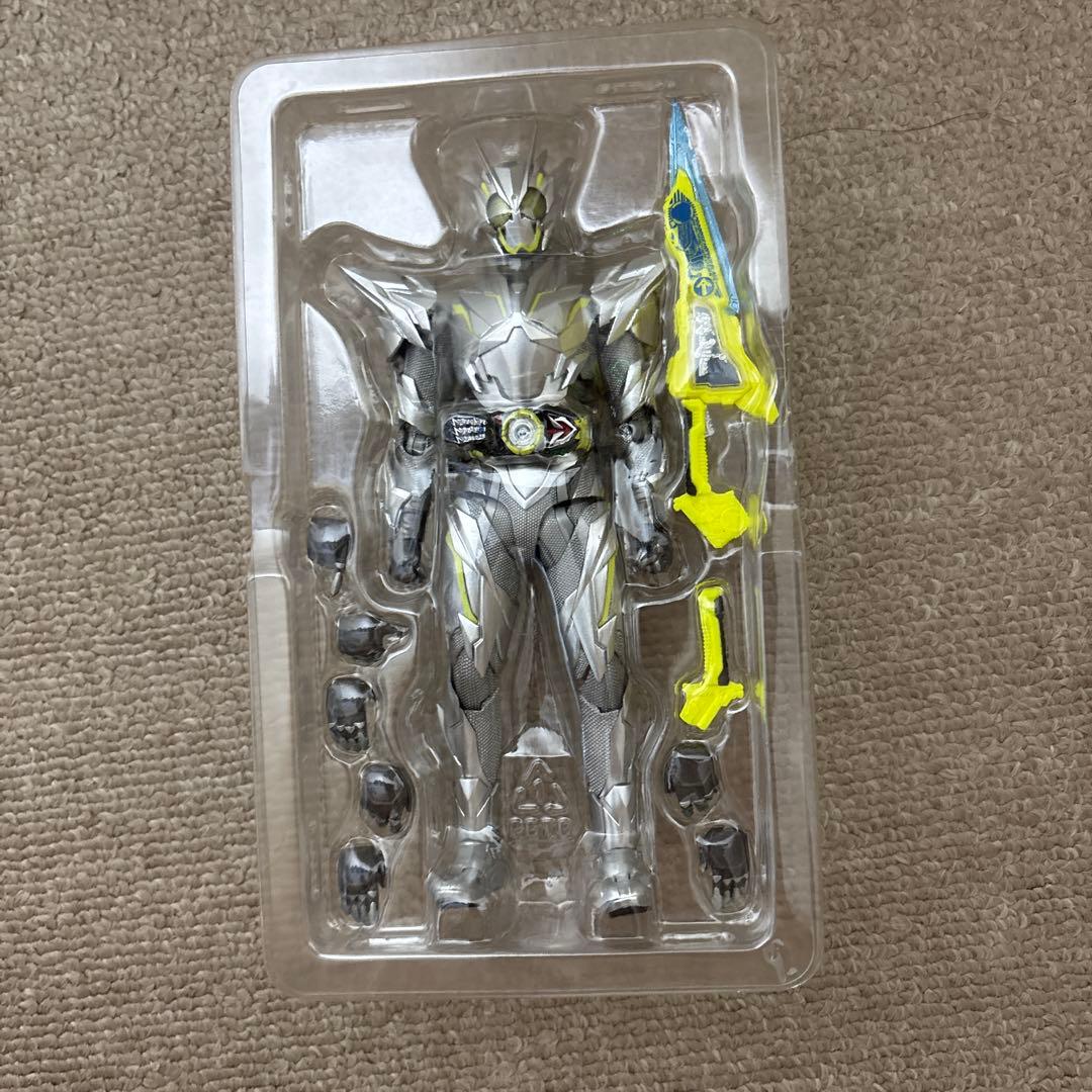 フィギュアーツ 仮面ライダーゼロワン メタルクラスタホッパー