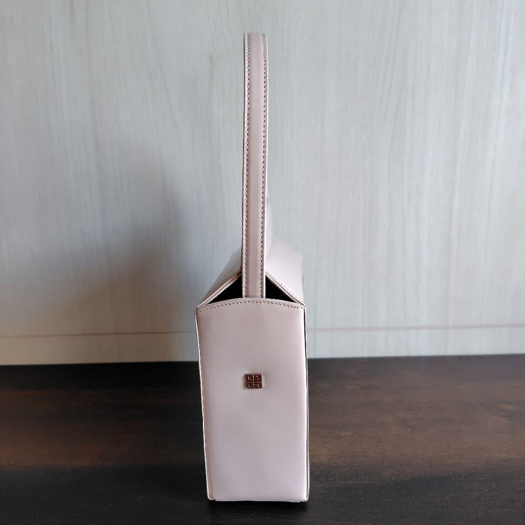 GIVENCHYレザーハンドバッグ(ペールピンク)
