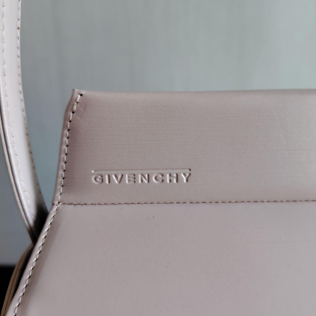 GIVENCHYレザーハンドバッグ(ペールピンク)