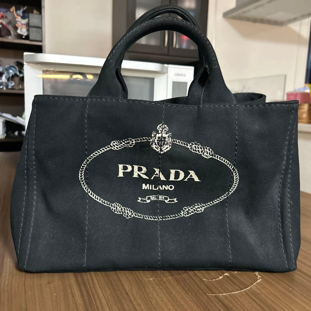 PRADA ブラックキャンバスバッグ