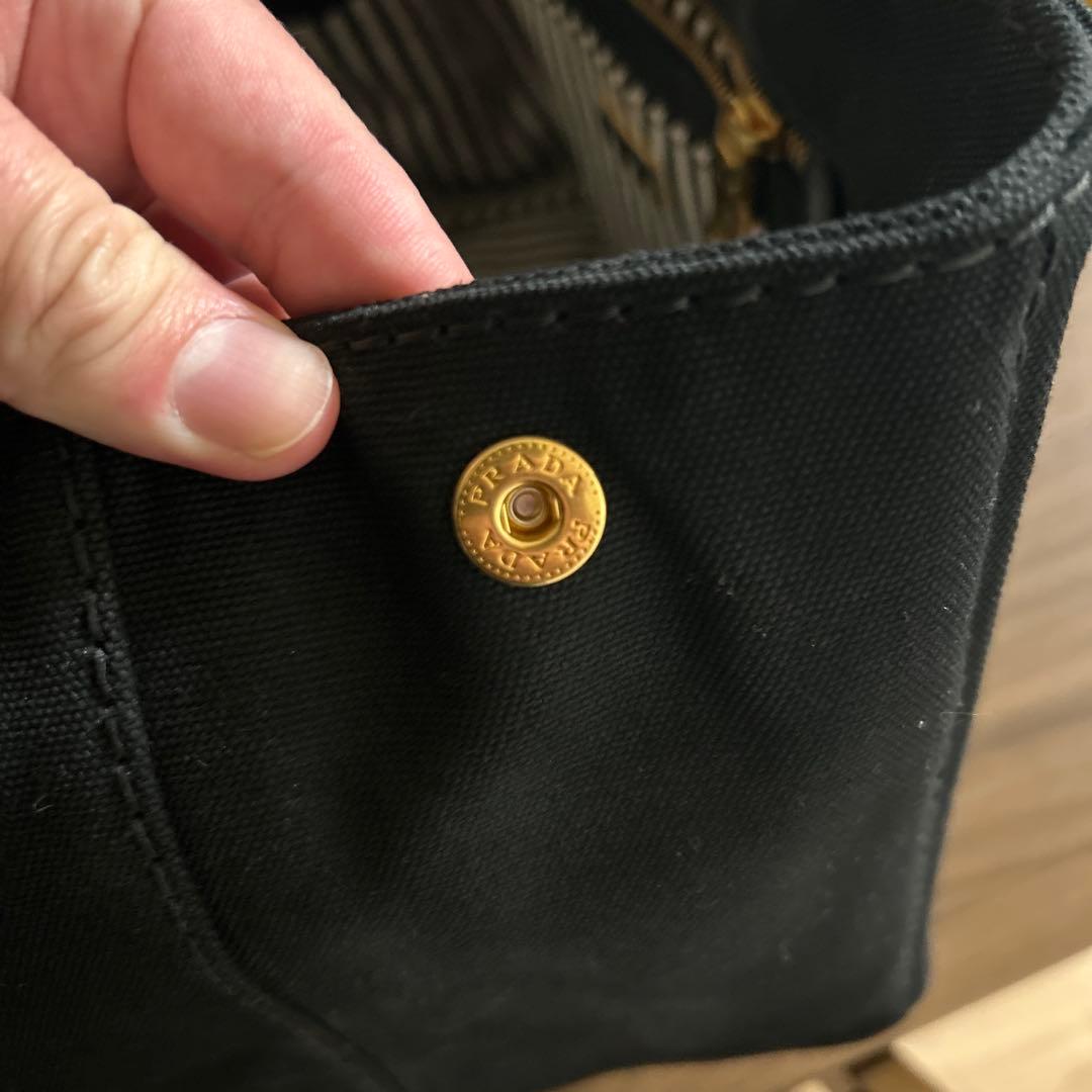 PRADA ブラックキャンバスバッグ