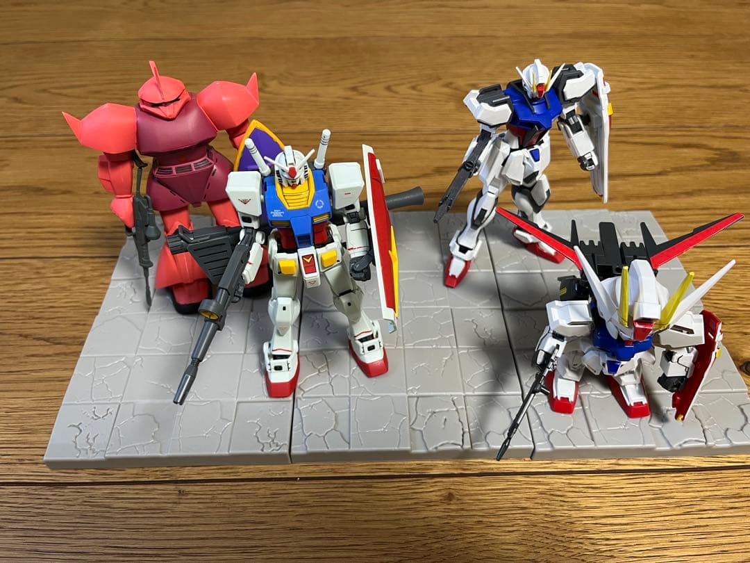 初代ガンダム登場機体のHG中心ガンプラまとめ売り（全11体）