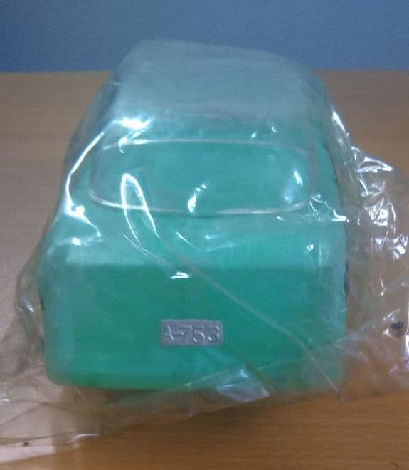 年始セール。珍品 セドリック 縦目 ポリ製 ブリキ