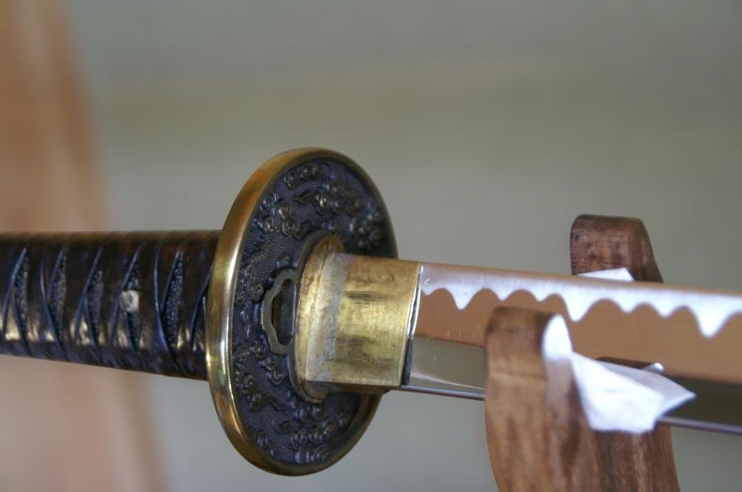 1月は年金無い、　投売　模擬刀　 黒革巻柄　腰藤巻　変わり塗鞘　７１.５cm