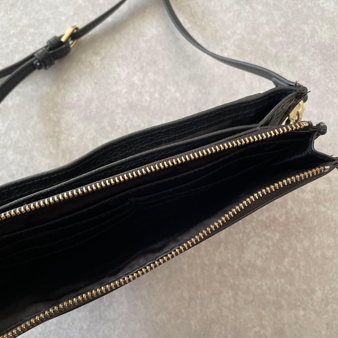 美品 イアパピヨネ Brooklyn Charm馬チャームウォレットショルダー