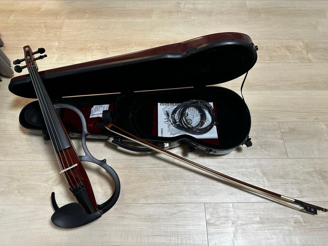 【美品】ヤマハ　YAMAHA サイレントバイオリン　YSV104 ブラウン