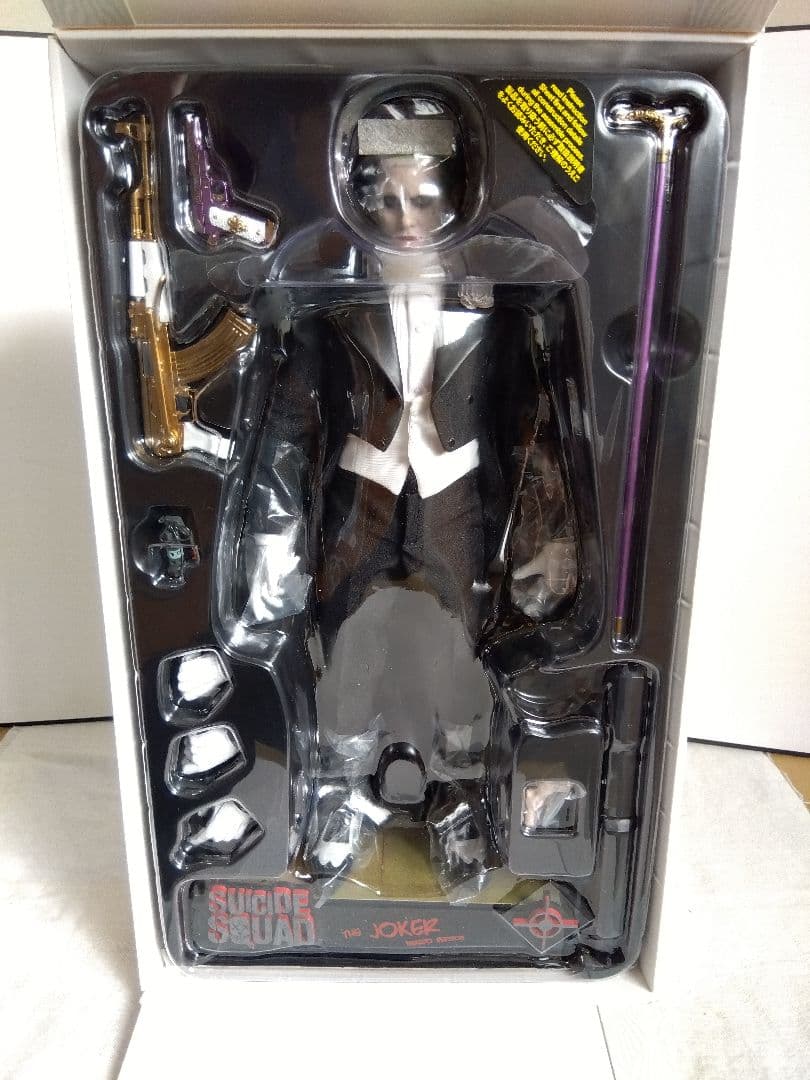 25　ホットトイズ スーサイド・スクワッド ジョーカー タキシード