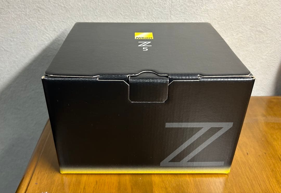 Nikon z5 ボディ　中古　おまけ付き