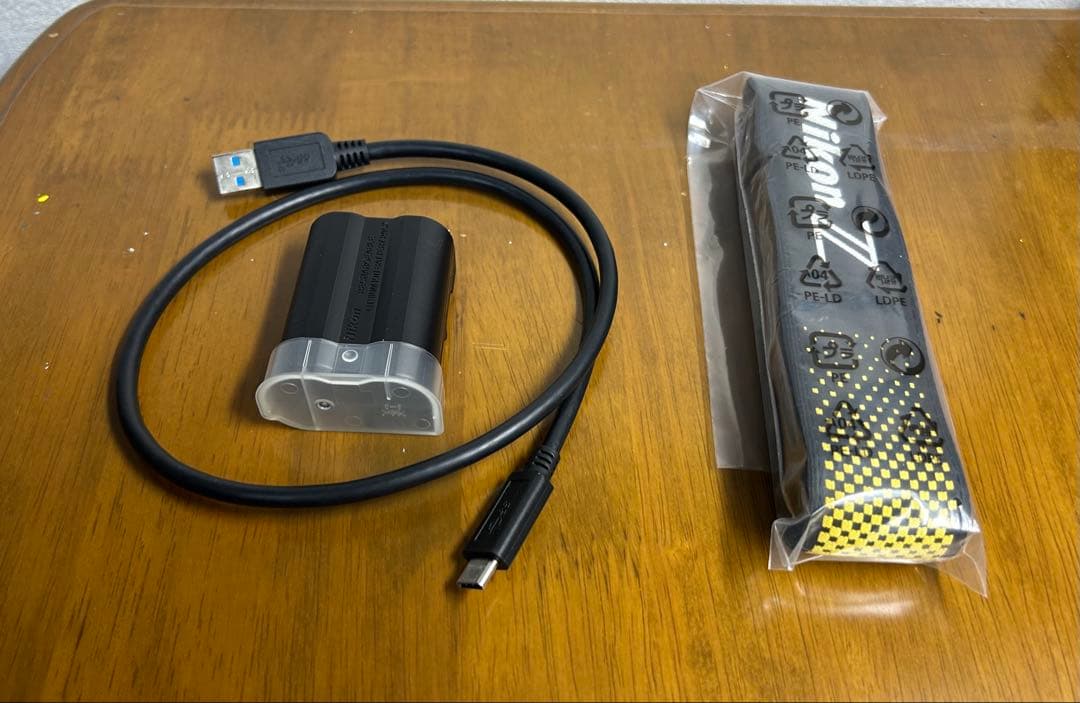 Nikon z5 ボディ　中古　おまけ付き