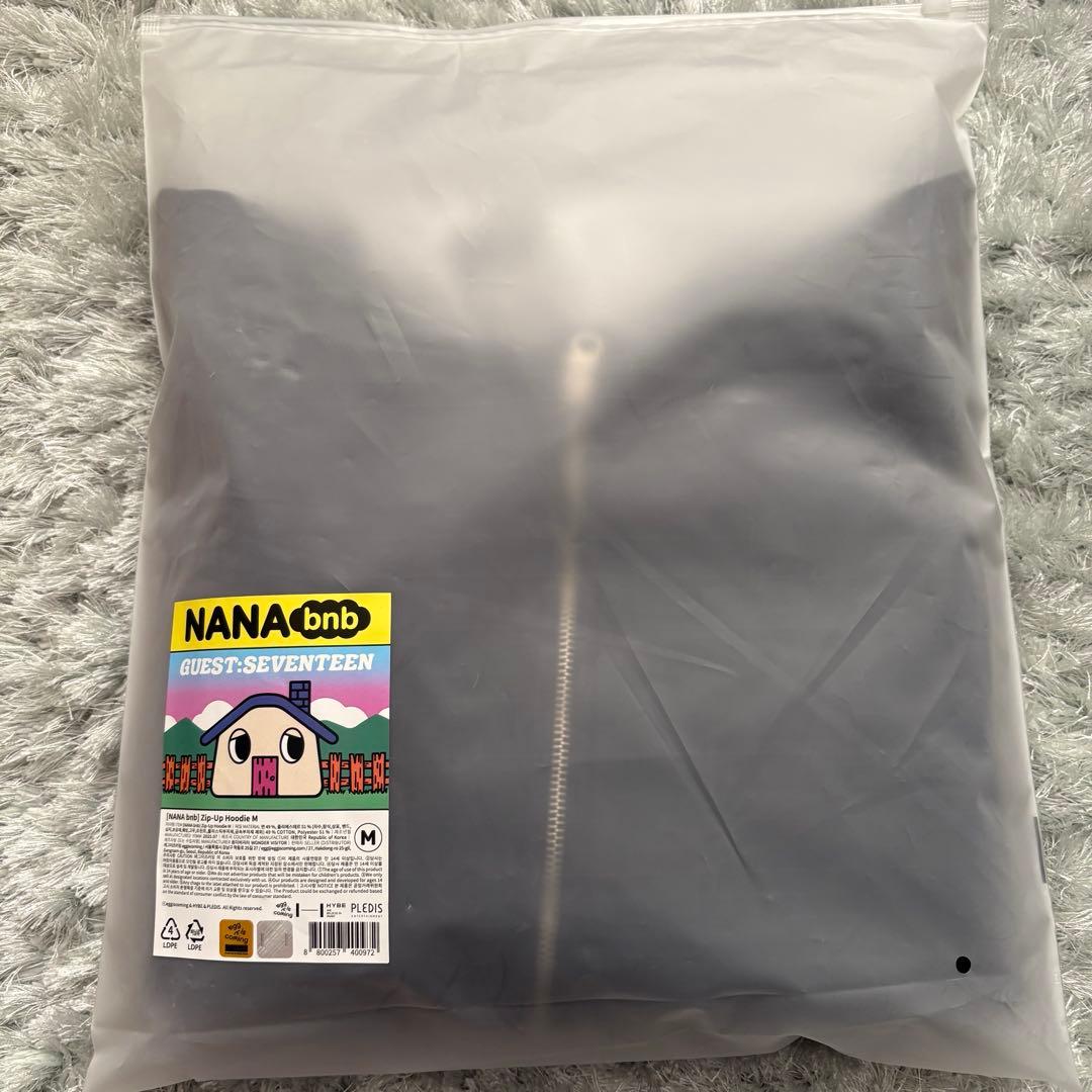 ナナ民泊 SEVENTEEN ジップアップフーディー Mサイズ