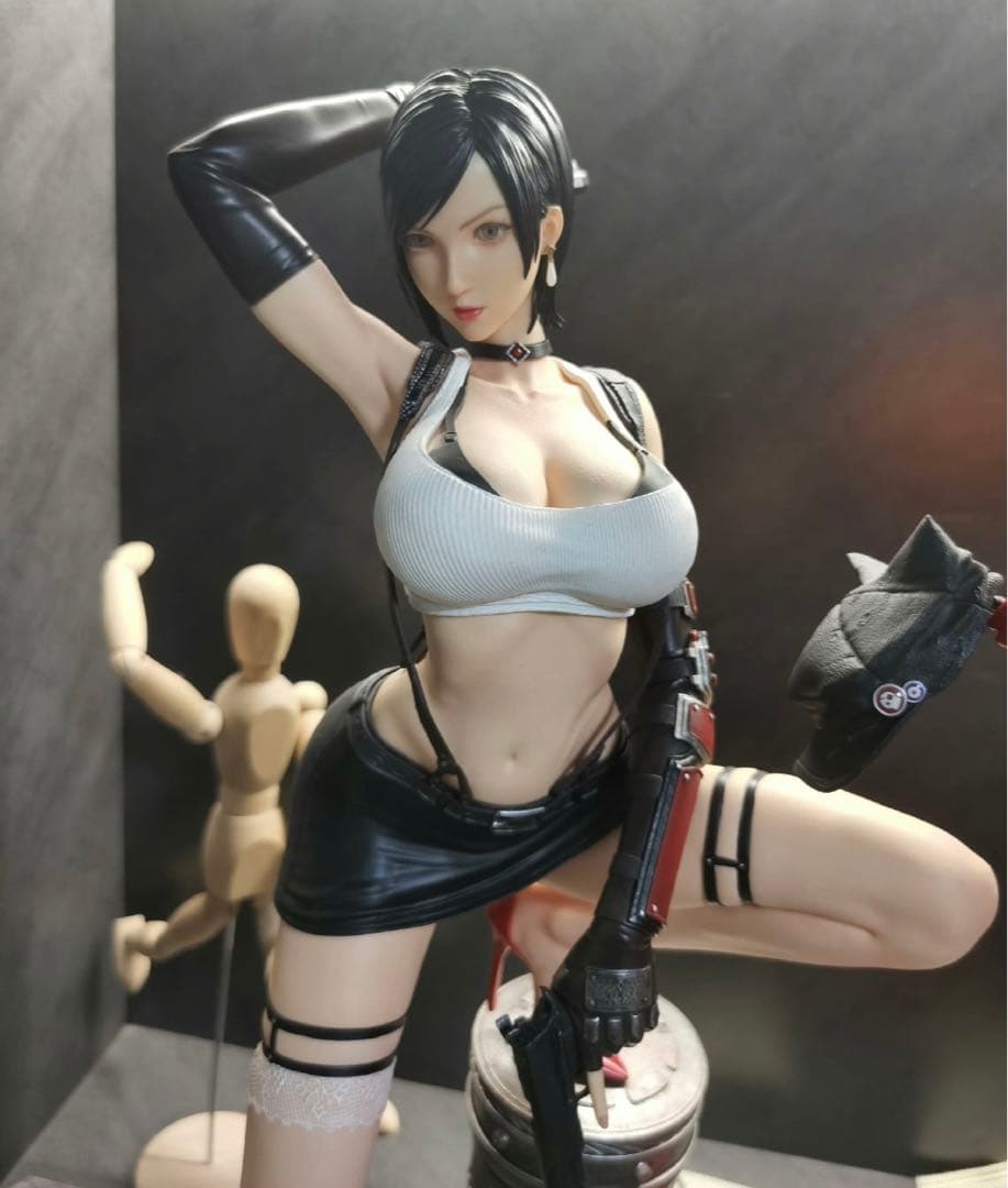 翌日発送　棱石　ティファ　エイダ　ファイナルファンタジー　フィギュア