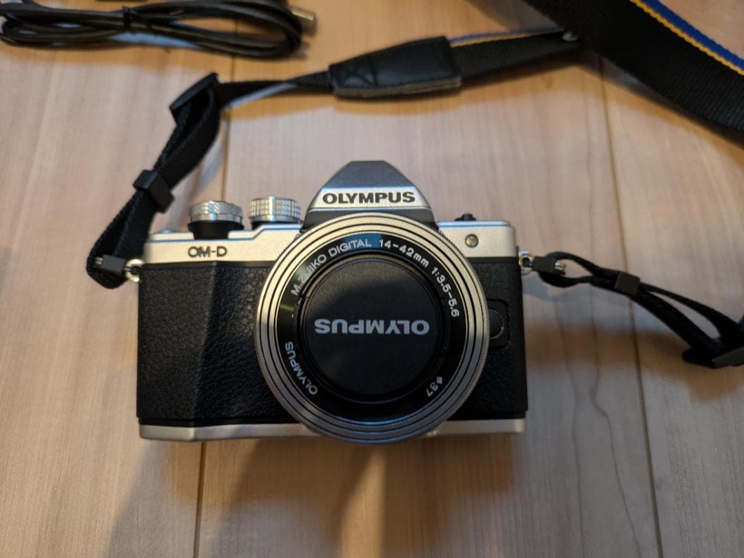 【美品・シャッター数888回】オリンパス OM-D E-M10 markⅡ