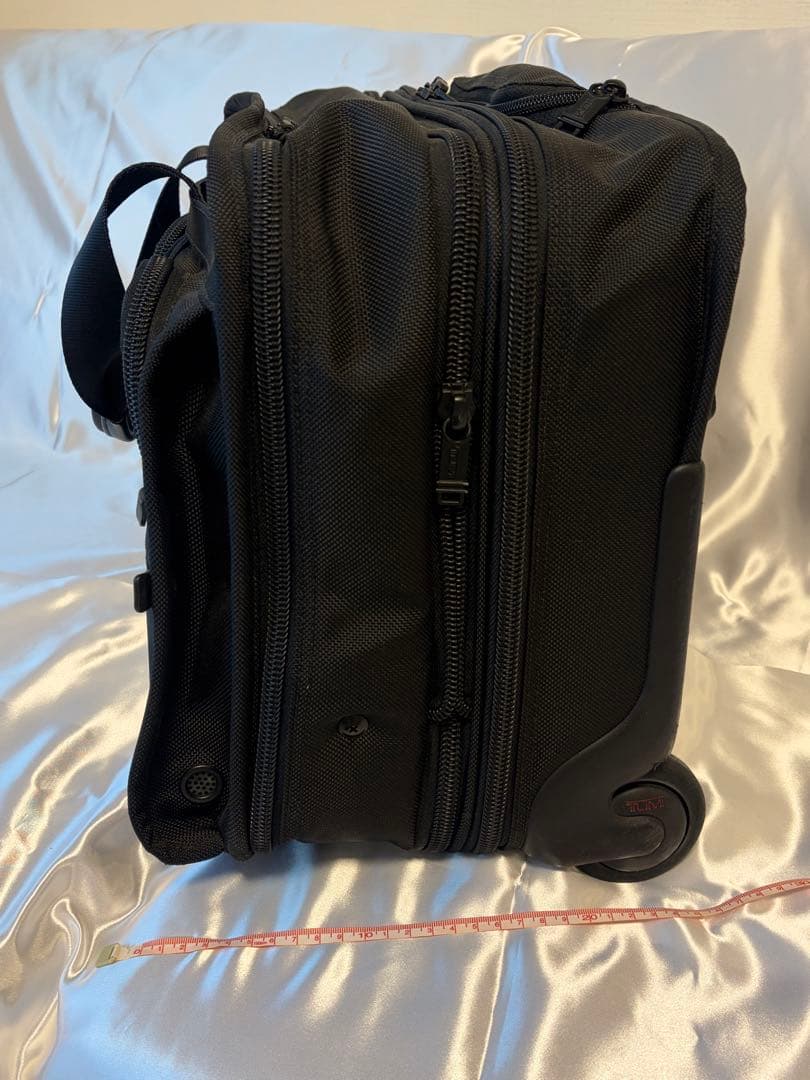 TUMI 26103DHブラックキャリーケース