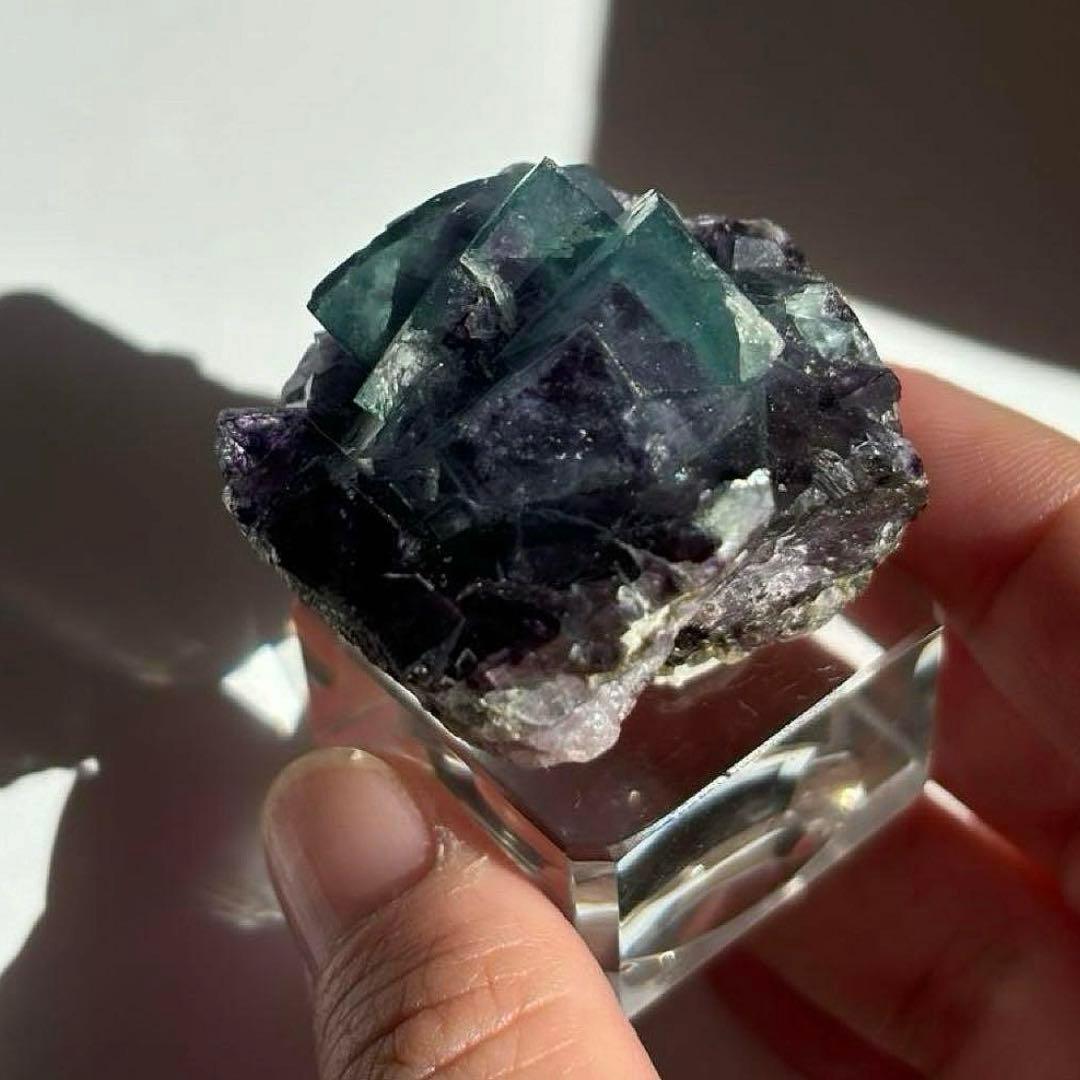 イリノイ産　ケイヴ・イン・ロック　バイカラー　フローライト　鉱物標本　原石