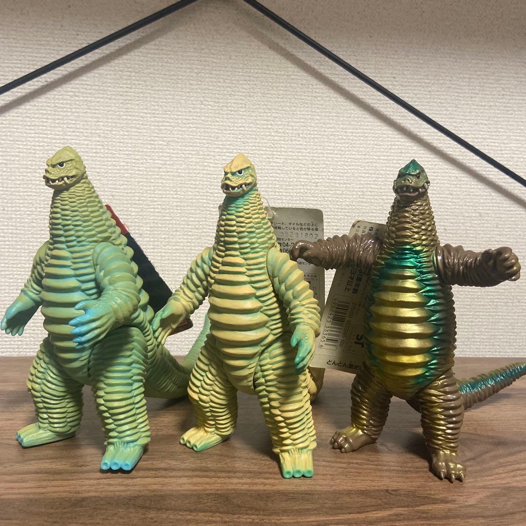 ウルトラ怪獣ソフビ　レッドキング　3個セット