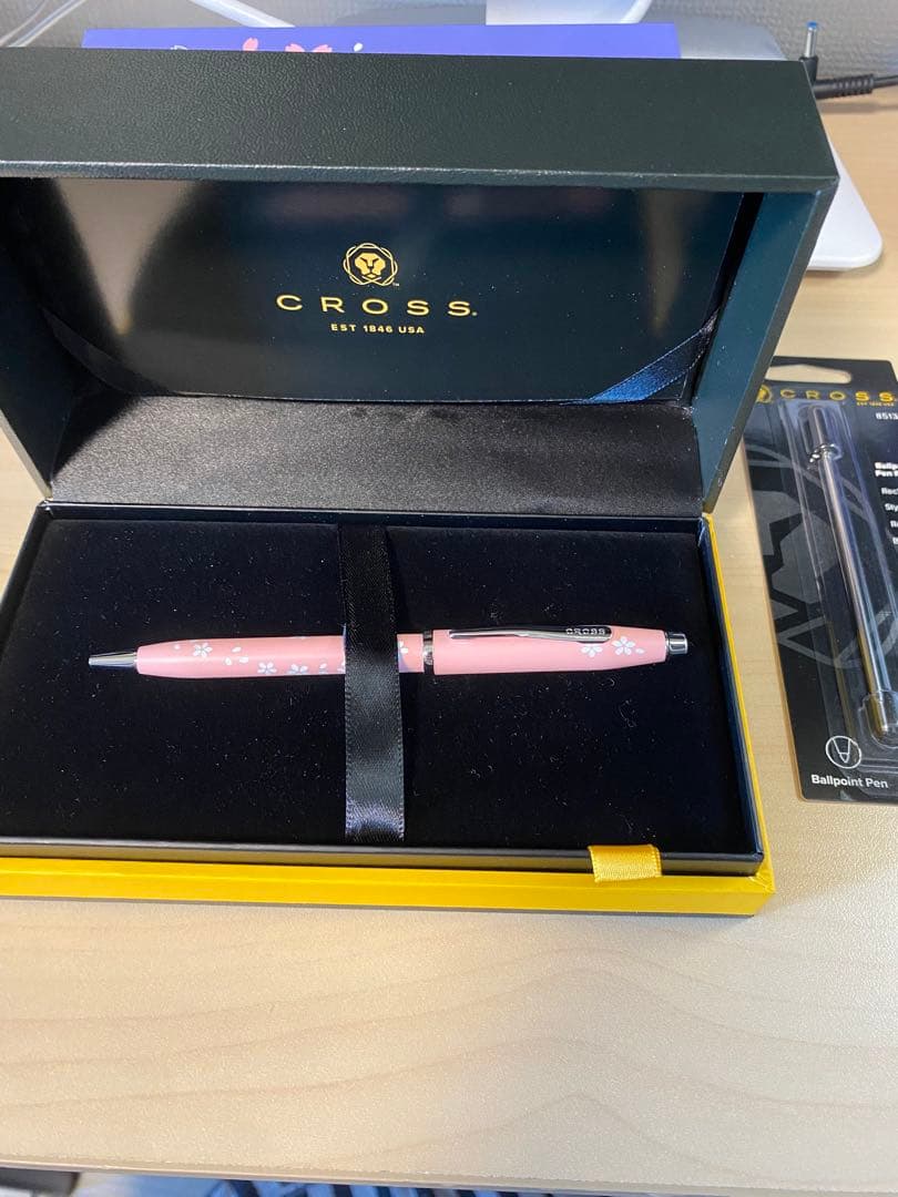 プレゼント用梱包済み/替え芯付き：CROSS 桜ボールペン