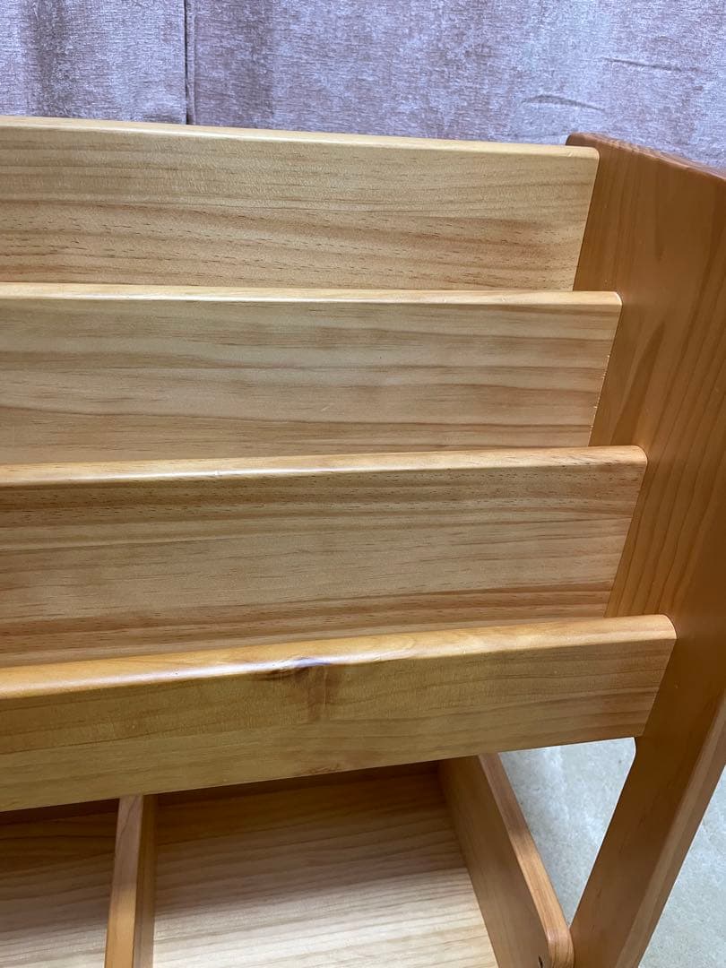 ニトリ　オリーブ　ブックシェルフ　幼児本棚　玩具箱　絵本棚