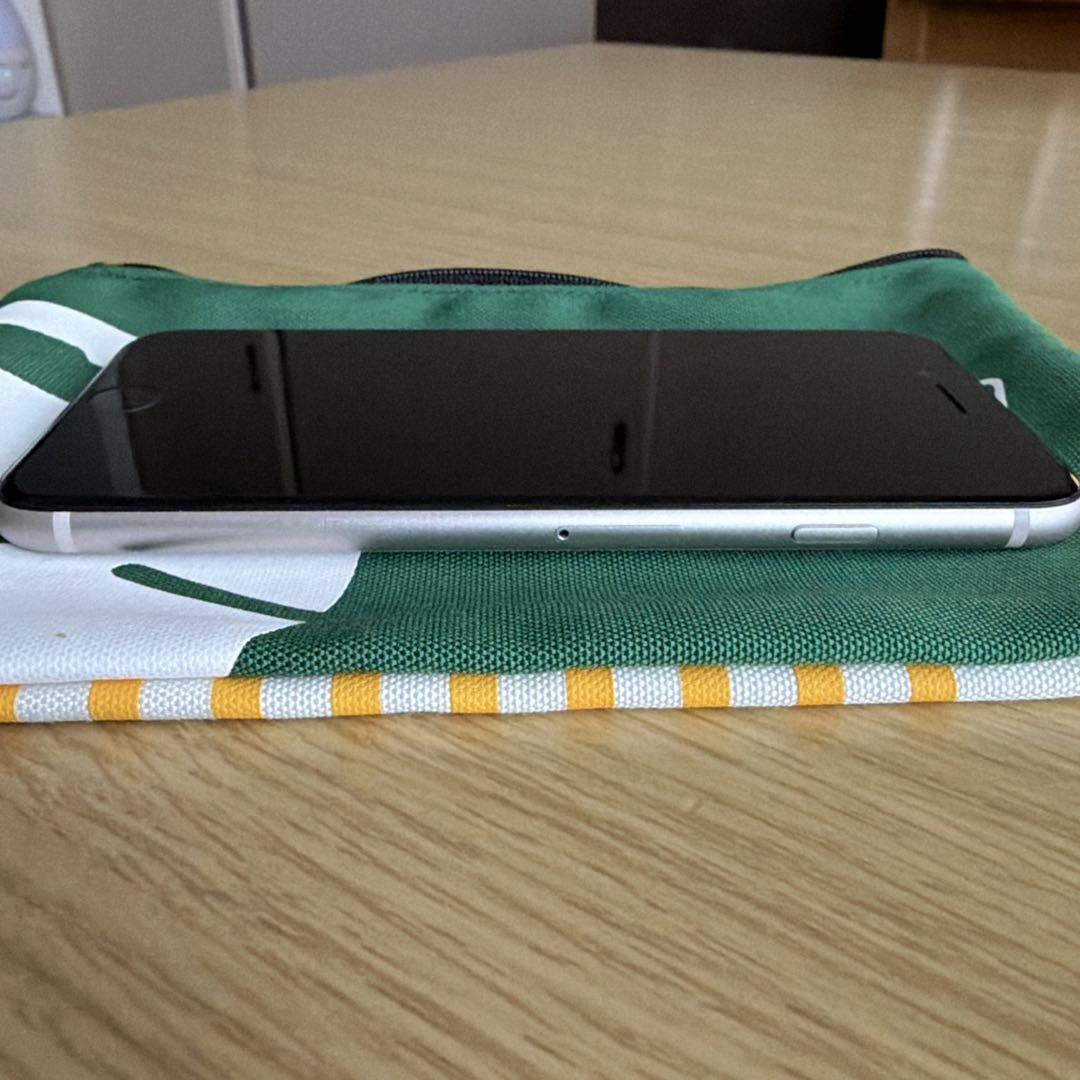 美品！ iPhone SE3 256GB ホワイト バッテリー87% とても綺麗