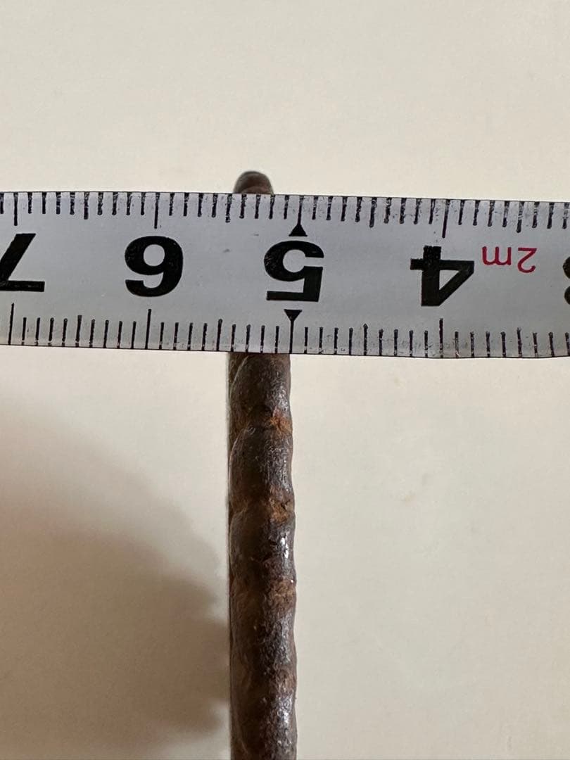 刀剣美術　無銘　鉄地菊文鍔　直径約7.3cm 重量約101g骨董25712