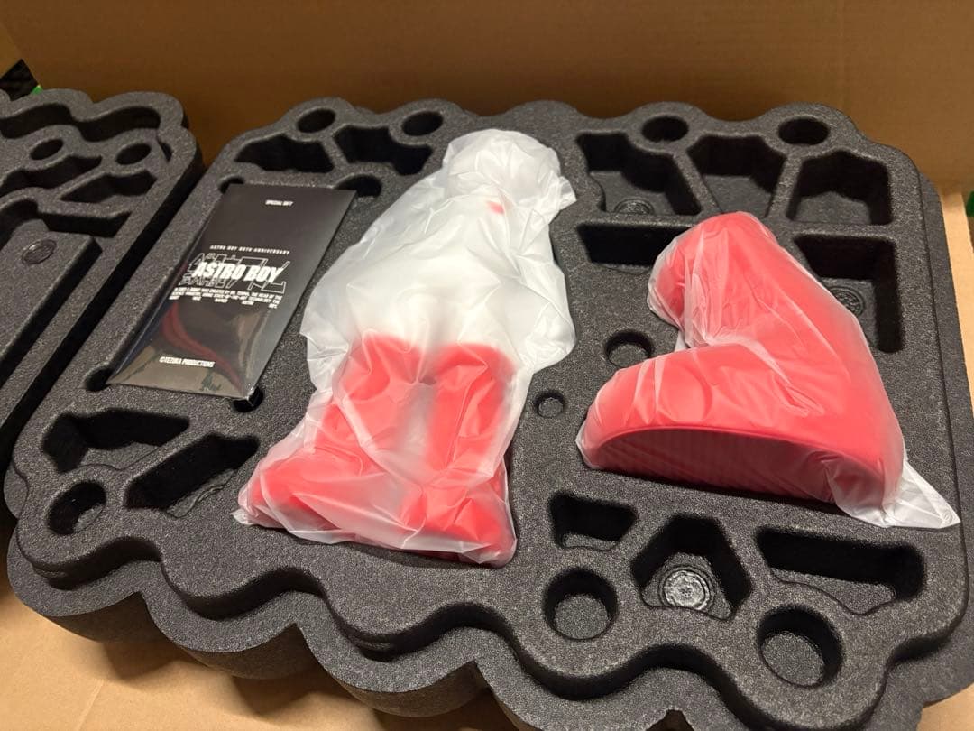 【完売品】鉄腕アトム レッドエディション スペシャルパッケージ（Qi2対応）