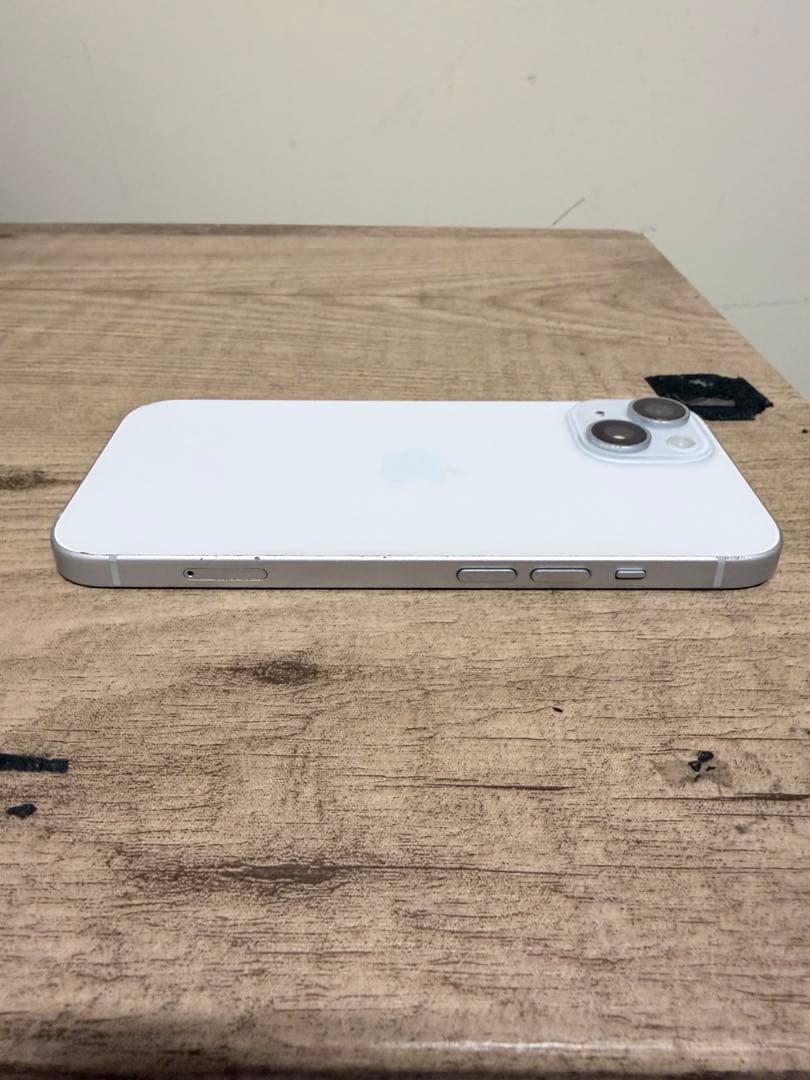 Apple iPhone 15 ブルー