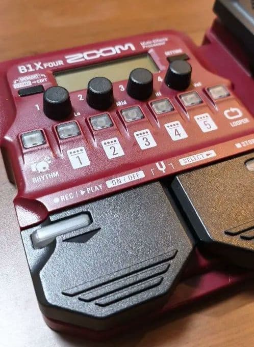 ZOOM B1X FOUR ベース用マルチエフェクター