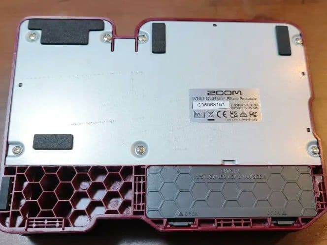 ZOOM B1X FOUR ベース用マルチエフェクター