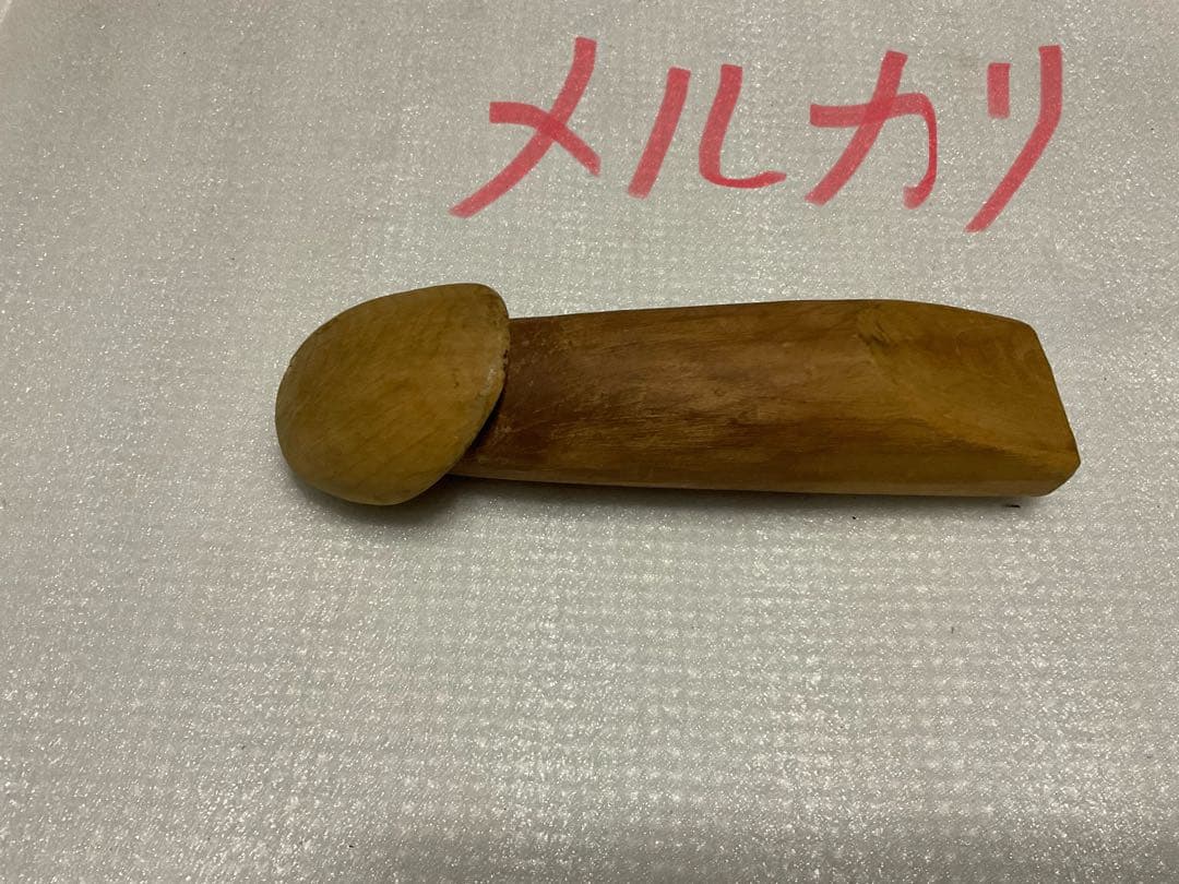 御神木・木製・縁起物。【木彫りですが、割れも御座います【長さ／20センチ程です】