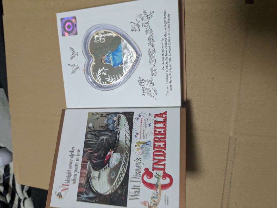 ディズニーシンデレラ70周年1オンス純銀変色あり