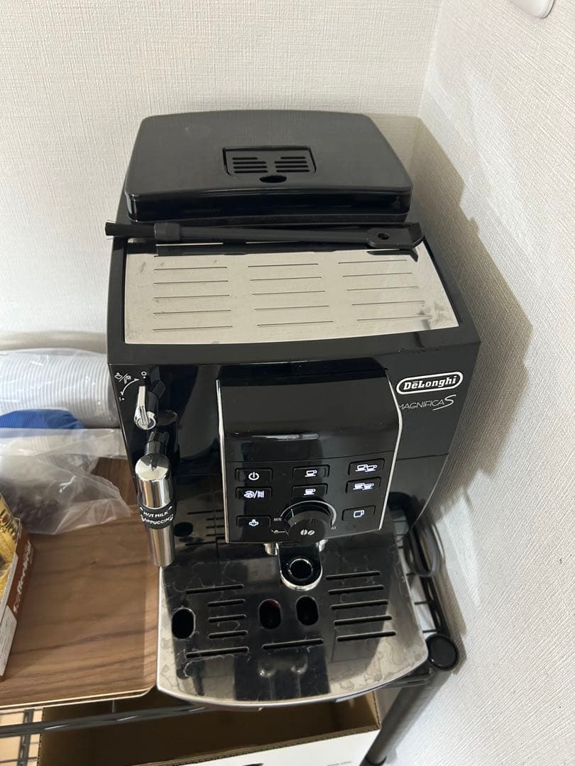 DeLonghi Magnifica S コーヒーマシン （ゆうやさん専用）