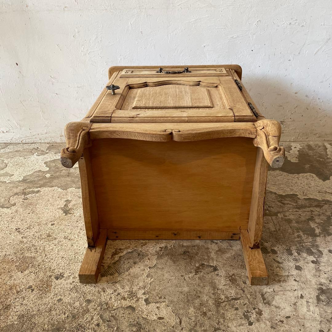 ベッドサイドドロワーキャビネット　ベッドサイドテーブル 剥離