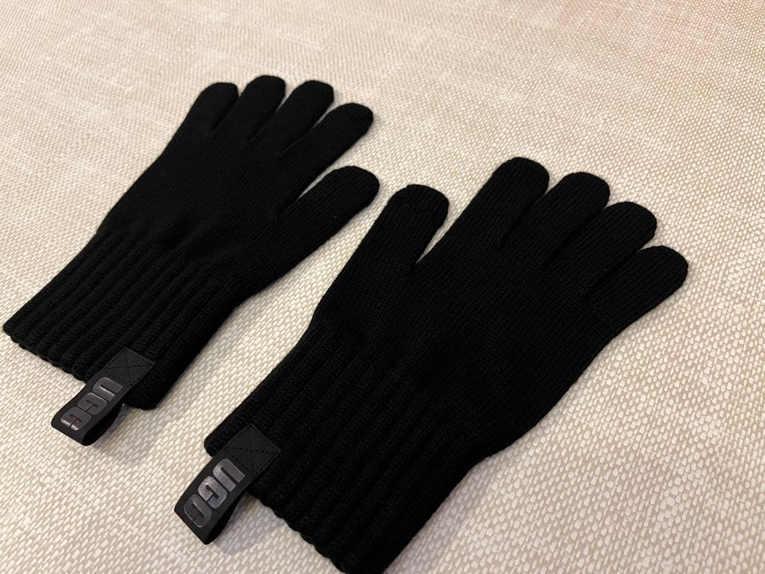 【新品】UGG ブラック 手袋 スマートフォン対応 ショッパー付