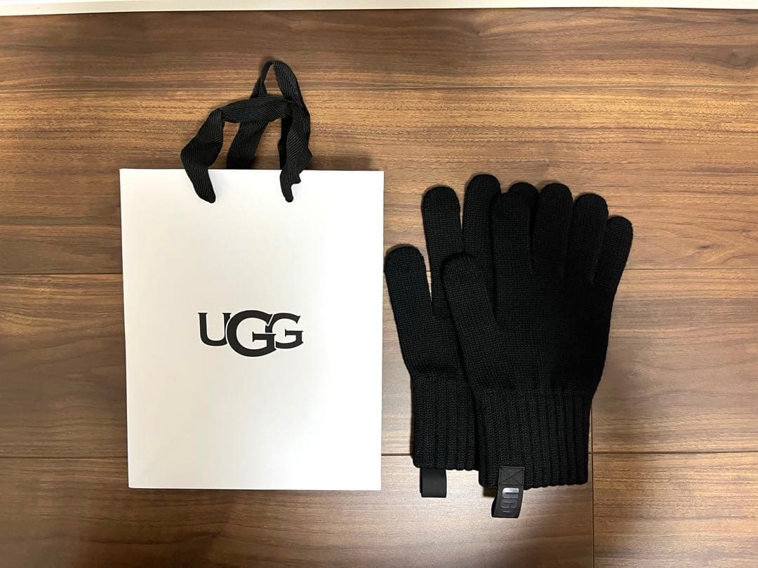 【新品】UGG ブラック 手袋 スマートフォン対応 ショッパー付
