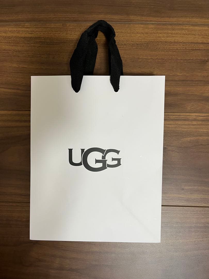 【新品】UGG ブラック 手袋 スマートフォン対応 ショッパー付