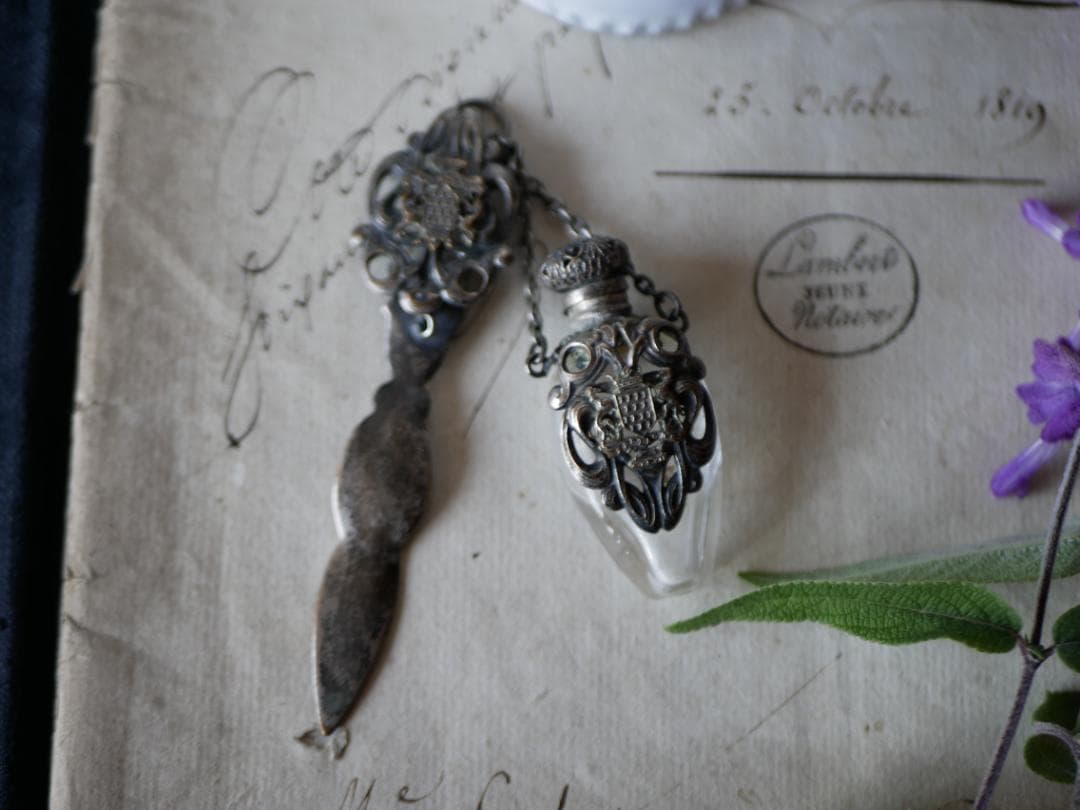 ブルターニュ紋章　シャトレーヌ　香水瓶　フランスアンティーク　アンティーク