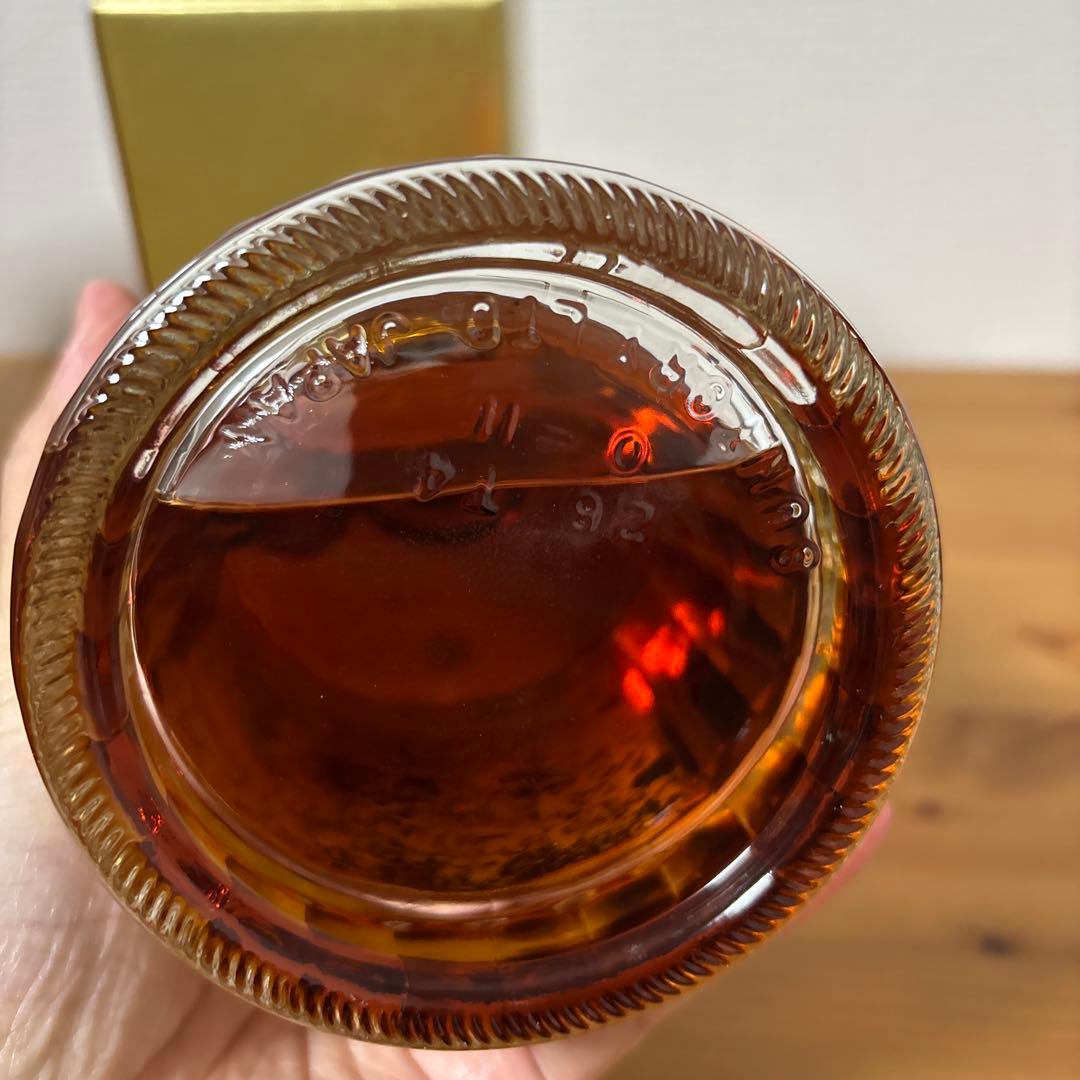 サントリーウイスキー　響17年　裏ゴールドラベル　箱付き　未開封