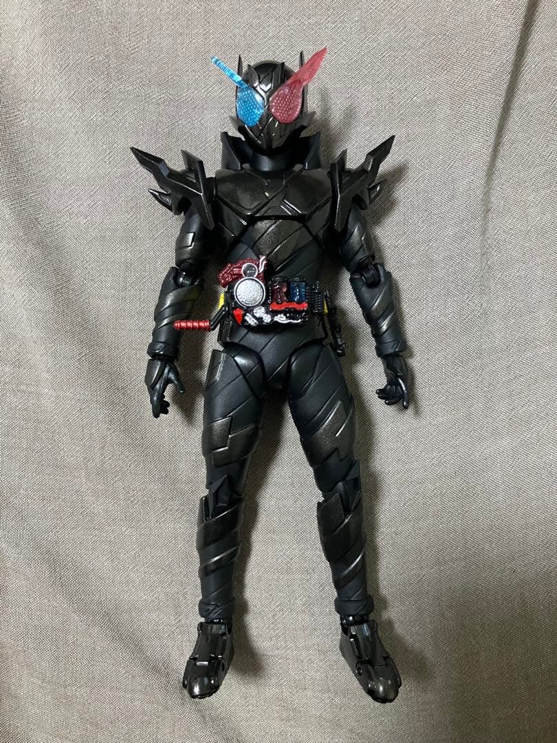 S.H.Figuarts 仮面ライダービルド ラビットタンクハザードフォーム