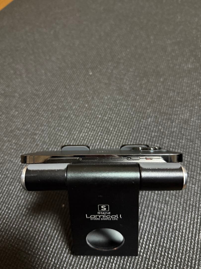 Apple iPhone 13 Pro 画面にひびあり