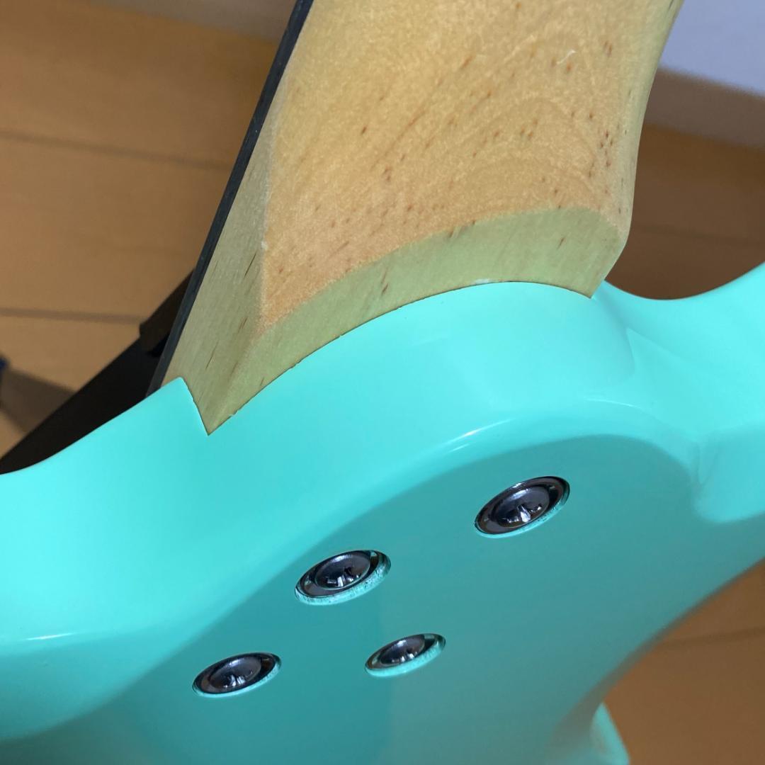 変形タイプ　エレキギター 　サーフグリーン　シンクロナイズドトレモロ