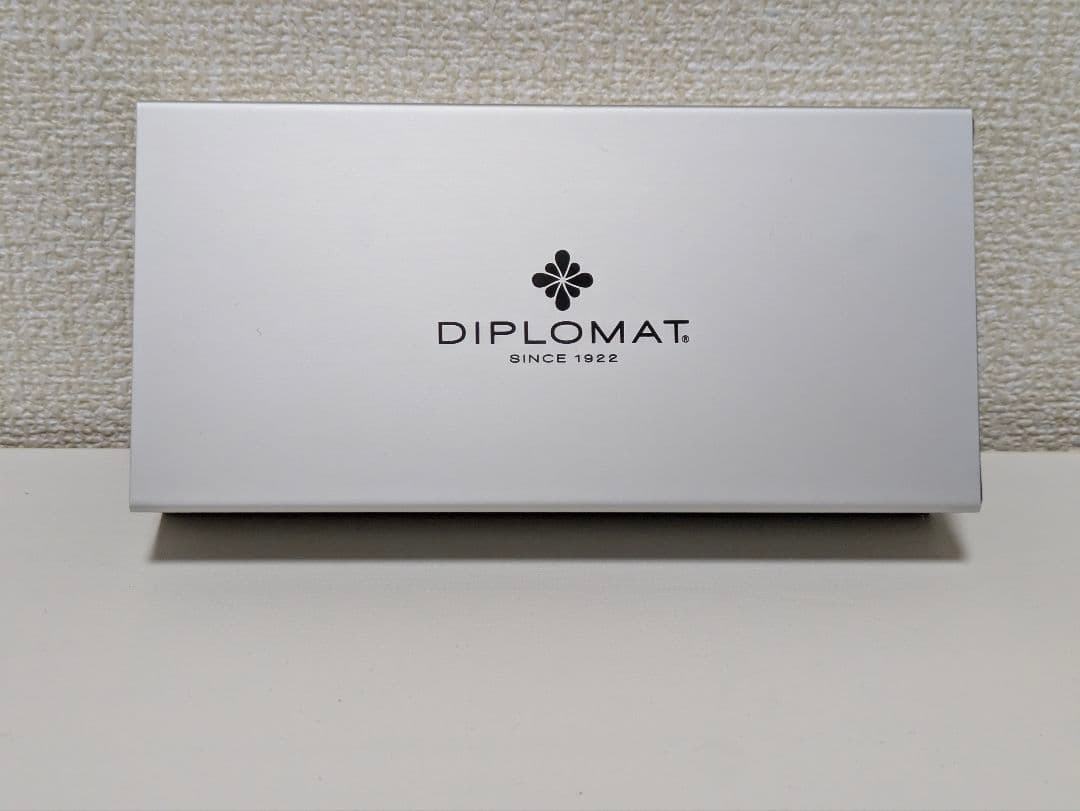 DIPLOMAT AERO(アエロ)ボールペン マットシルバー