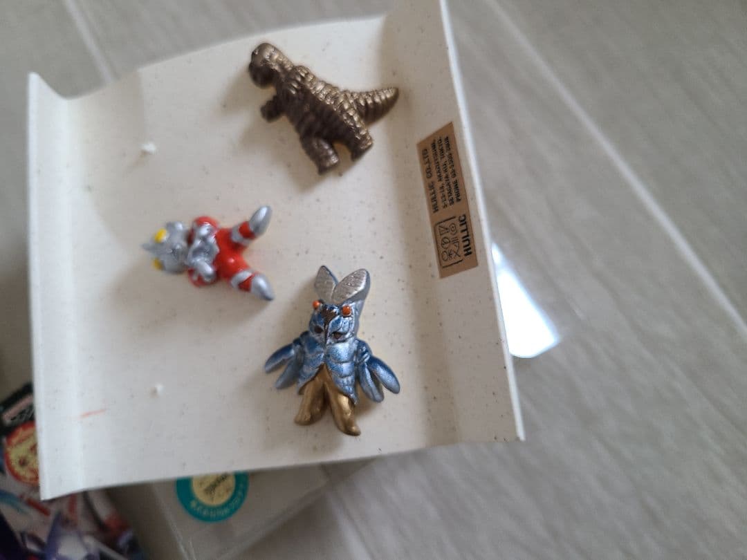 ウルトラマンキーホルダーレトロ怪獣　ダイナ　ティガ　ゼアス新品　ULTRAMAN