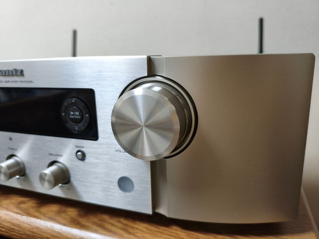 【2021年製】Marantz プリメインアンプ シルバーゴルド PM7000N
