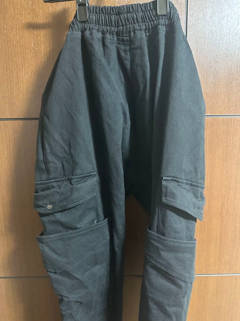 minsobi サルエルパンツ　ブラック　複数ポケットデザイン