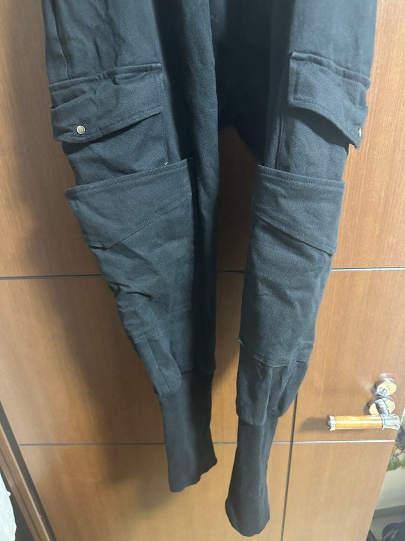 minsobi サルエルパンツ　ブラック　複数ポケットデザイン