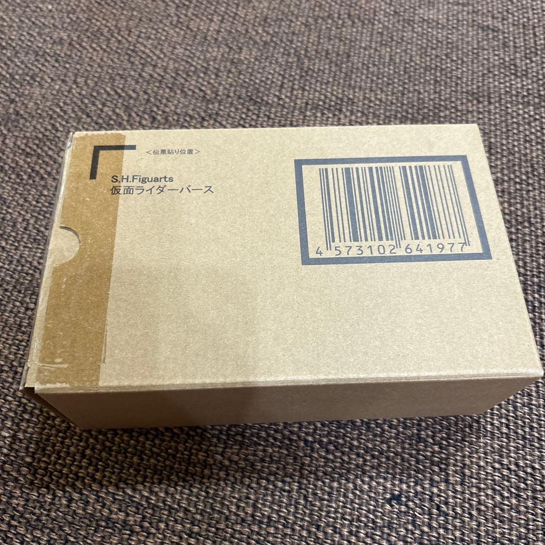 フィギュアーツ (真骨彫製法)仮面ライダー バース　s.h.figuarts