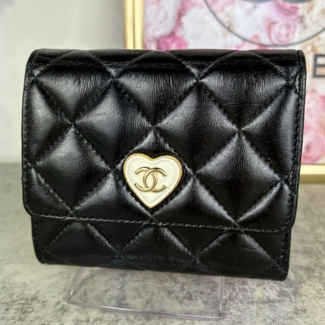 CHANEL シャネル　マトラッセ　ラムスキン　三つ折り　財布　ケース