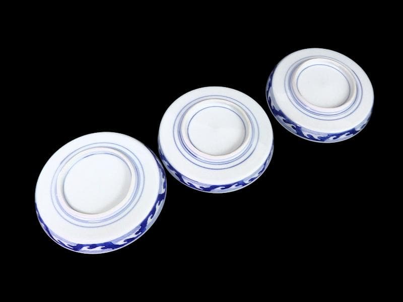 大聖寺伊万里　金襴手　寿に花　牡丹の図　縁高４寸皿　３枚　143AS-CUu