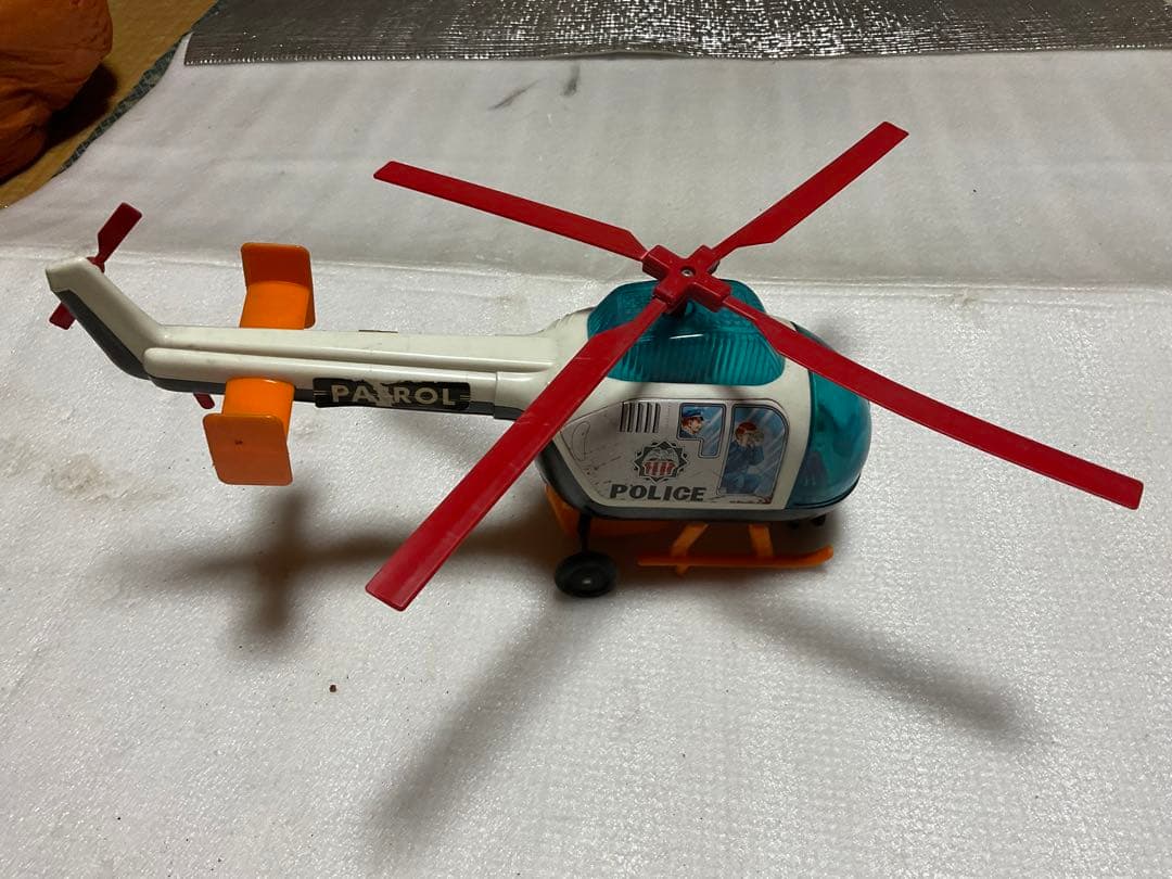 J・TOY／JUNIOR。ポリスパトロールヘリコプター。【単1電池2本使用不動】