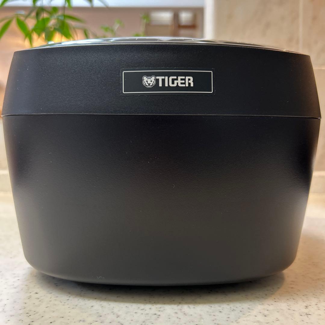 美品✨TIGER 圧力IH炊飯器 JPV-N100 ブラック