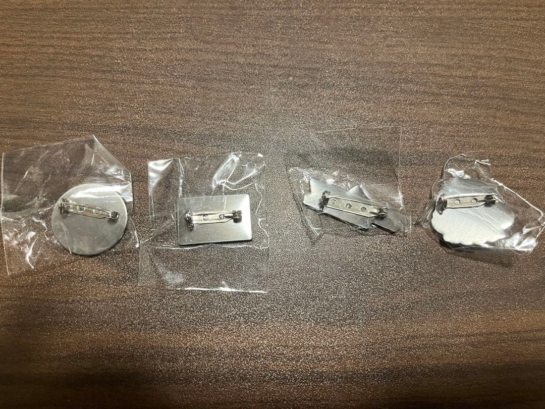 dominospizza ドミノピザ 1000店舗記念　rarry ピンバッジ